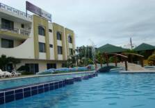 Pool and Restaurant Hotel SunPalace